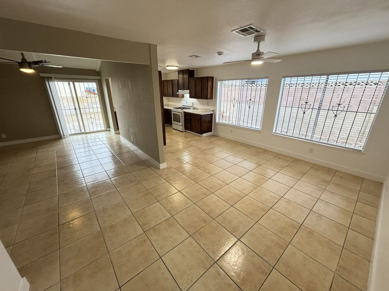 4110 Victoria St - Photo 3 of 21