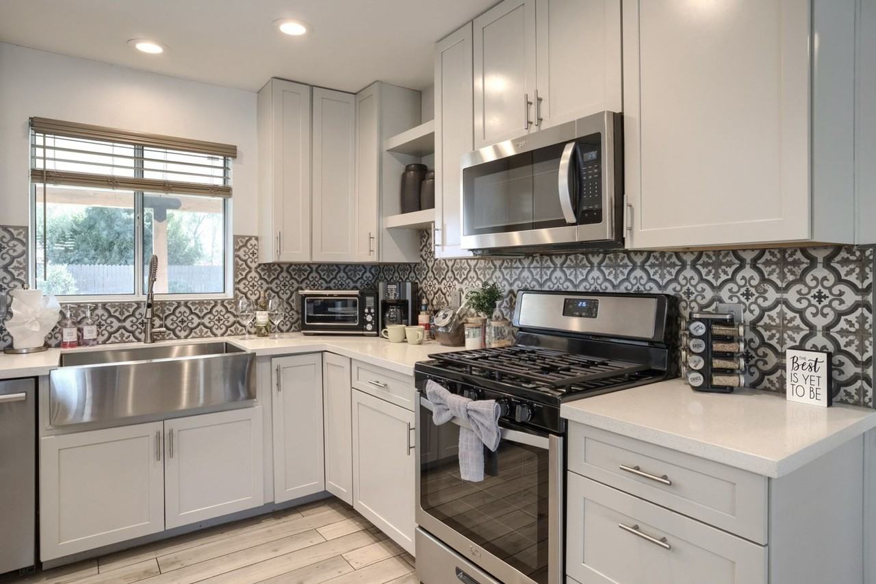 7615 E 3rd St - Photo 6 of 19