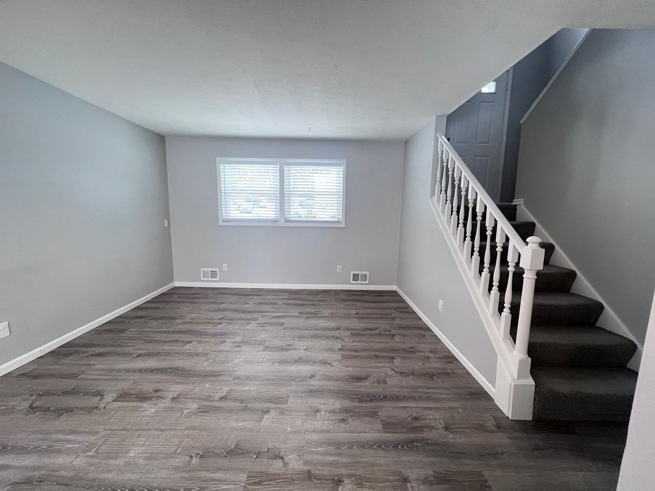 141 Fontenelle St Se - Photo 2 of 20