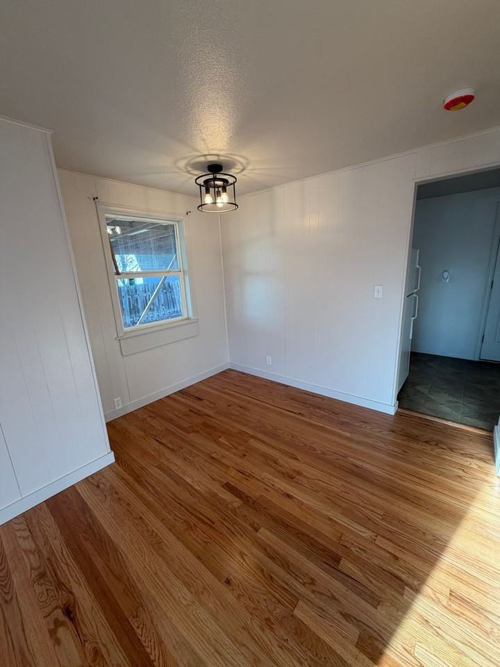 326 N Mattson Dr - Photo 3 of 14