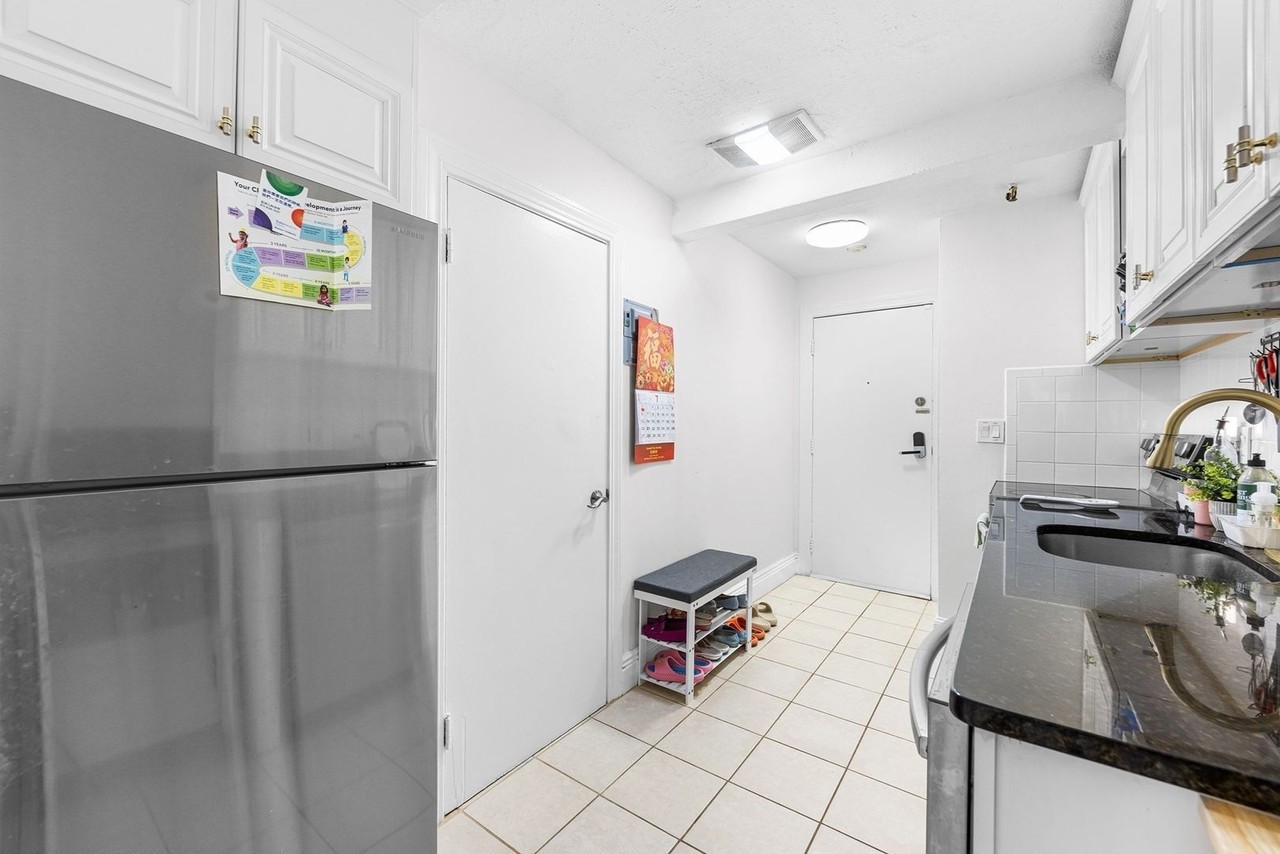 56 Park Vale Ave #4 - Photo 4 of 15