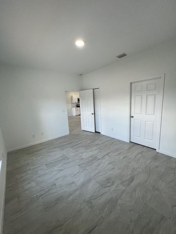 239 E Canal Way Ne - Photo 7 of 21