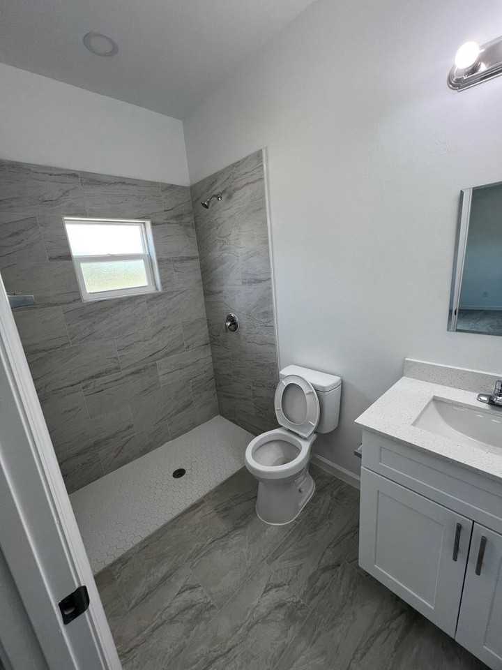 238 E Canal Way Ne - Photo 4 of 11