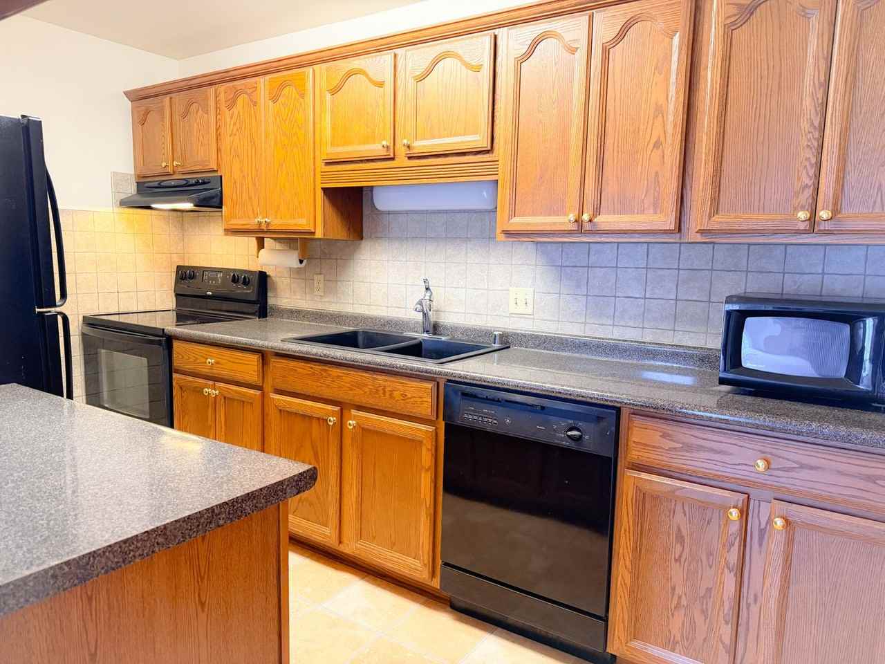 W168N11523 El Camino Dr - Photo 4 of 17