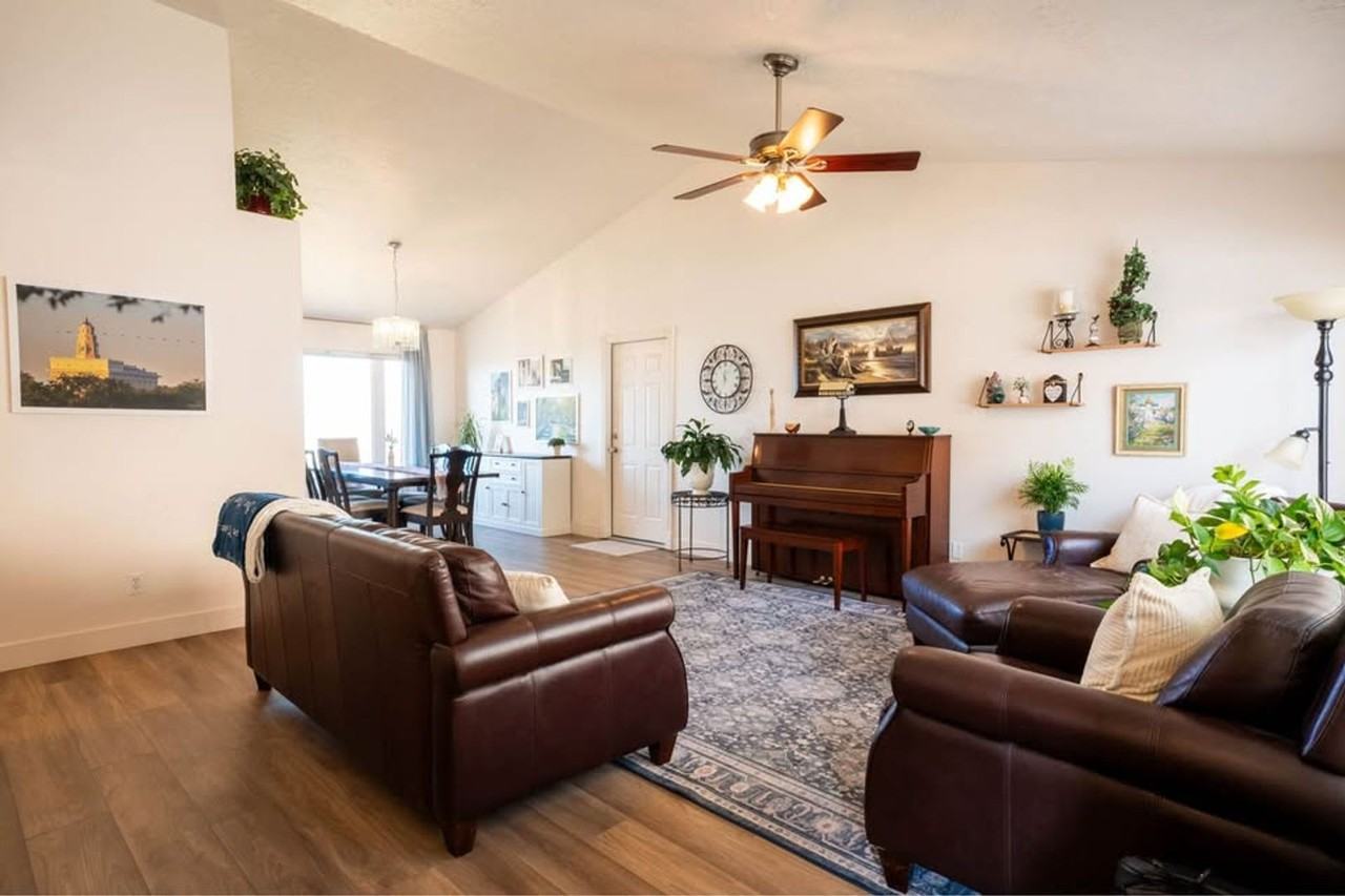 1912 S Oregon Ave - Photo 2 of 40