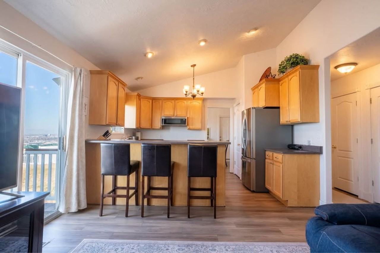 1912 S Oregon Ave - Photo 4 of 40