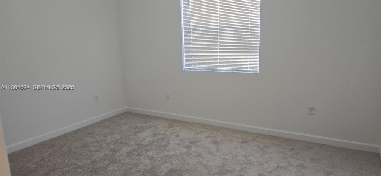 1162 U.S. 1 - Photo 5 of 28