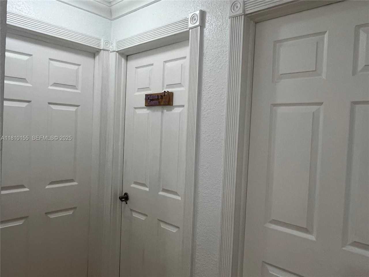 12618 Southwest 211th Terrace - Photo 5 of 33