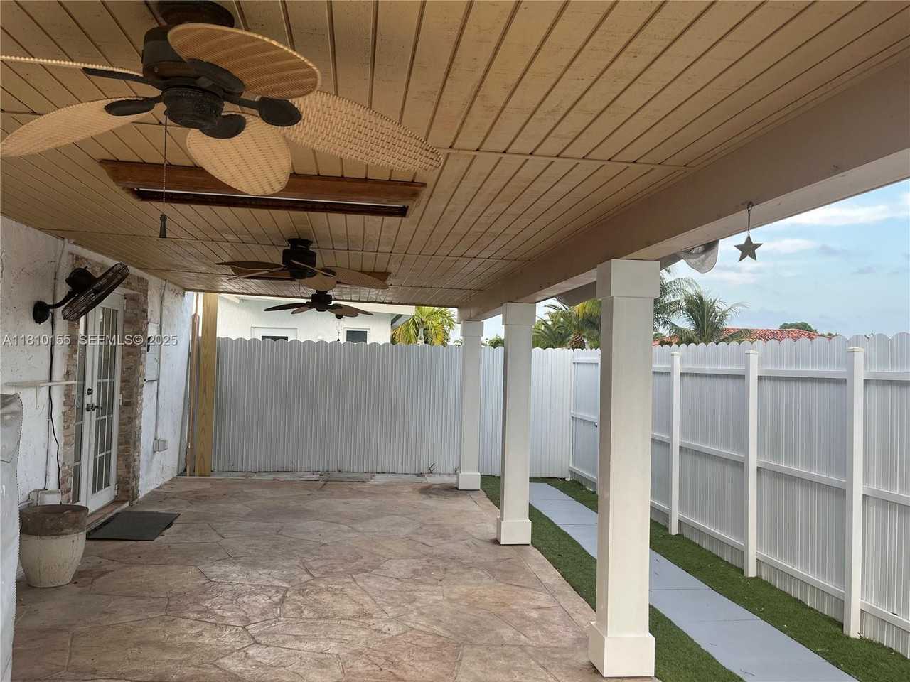 12618 Southwest 211th Terrace - Photo 7 of 33