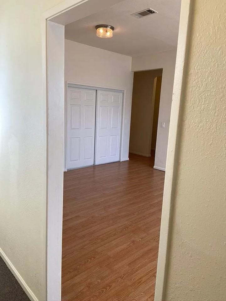 4179 Shafter Avenue - Photo 5 of 25