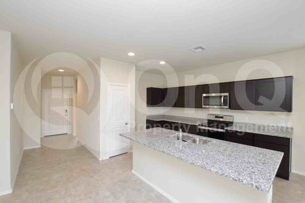 1049 W Chimes Tower Dr - Photo 3 of 22