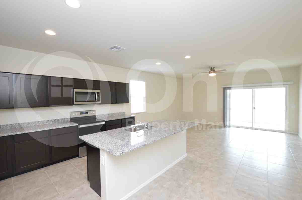 1049 W Chimes Tower Dr - Photo 4 of 22