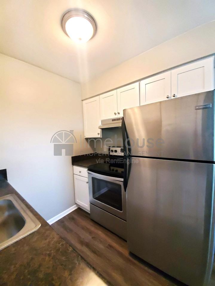 4314 Dunning Rd #4 - Photo 3 of 9