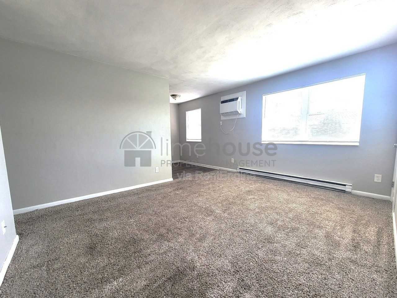 4314 Dunning Rd #4 - Photo 5 of 9