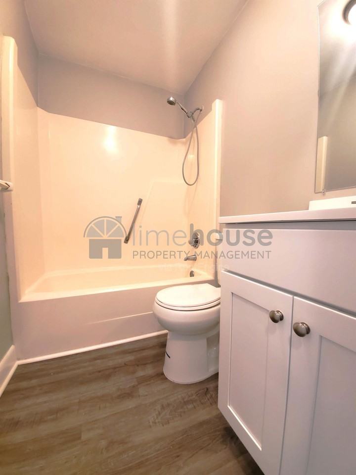 4314 Dunning Rd #4 - Photo 7 of 9