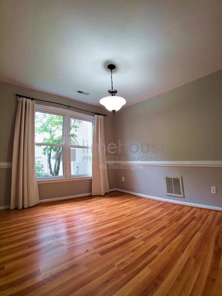 909 Brandon Quay - Photo 6 of 27