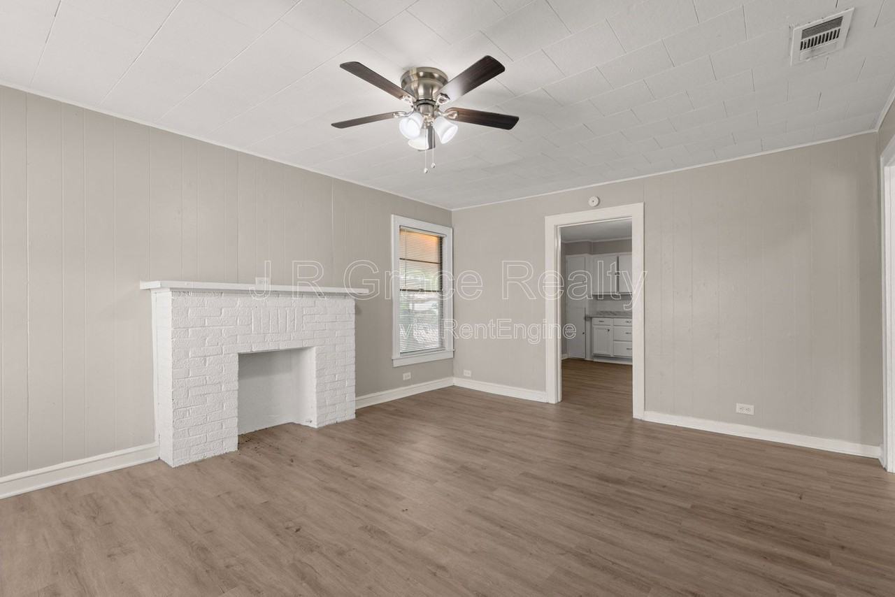 1801 Reuter Ave - Photo 2 of 20