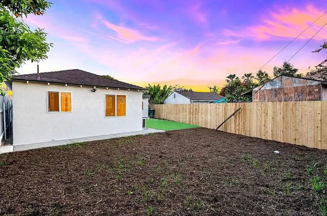 1308 49th St - Photo 3 of 13