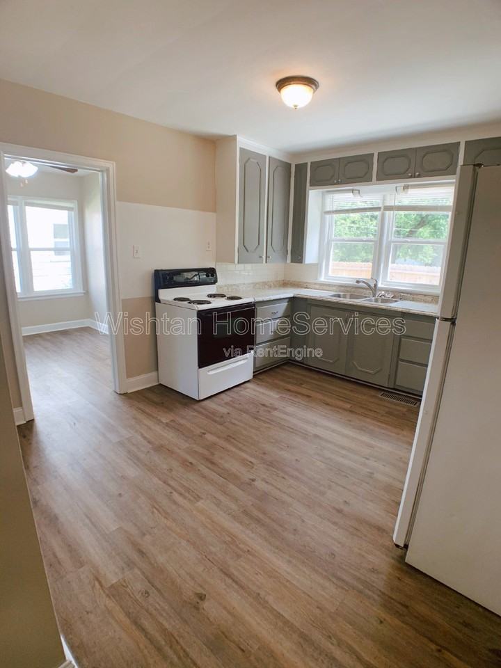 437 W Murray St - Photo 6 of 36