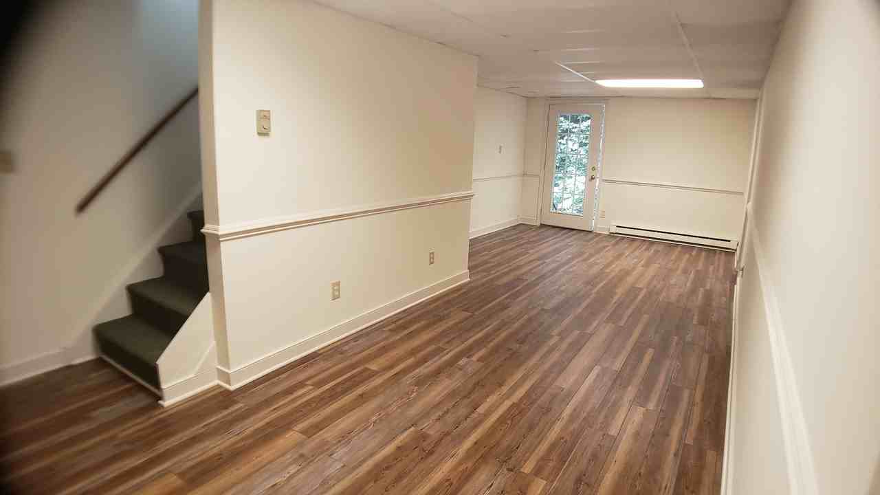 211 Surrey Rd - Photo 2 of 30