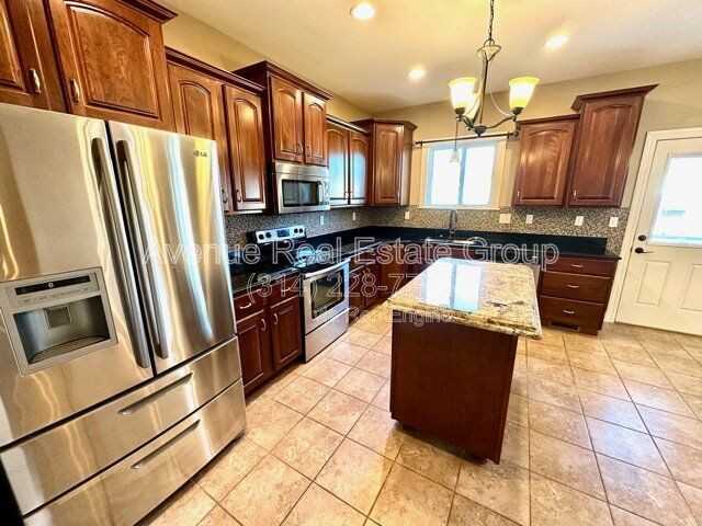 304 Dalton Ct - Photo 4 of 17