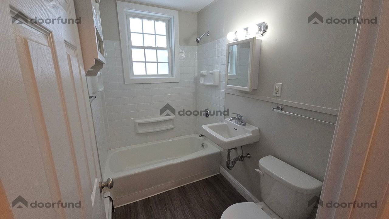 16 Harvard Rd - Photo 7 of 25