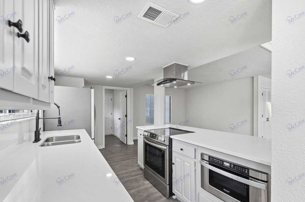 5028 Groom Ln - Photo 5 of 24