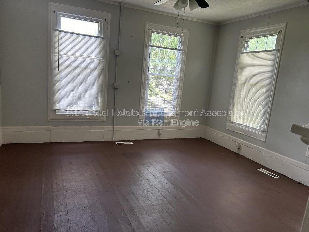 738 W Poplar St #1 - Photo 5 of 6