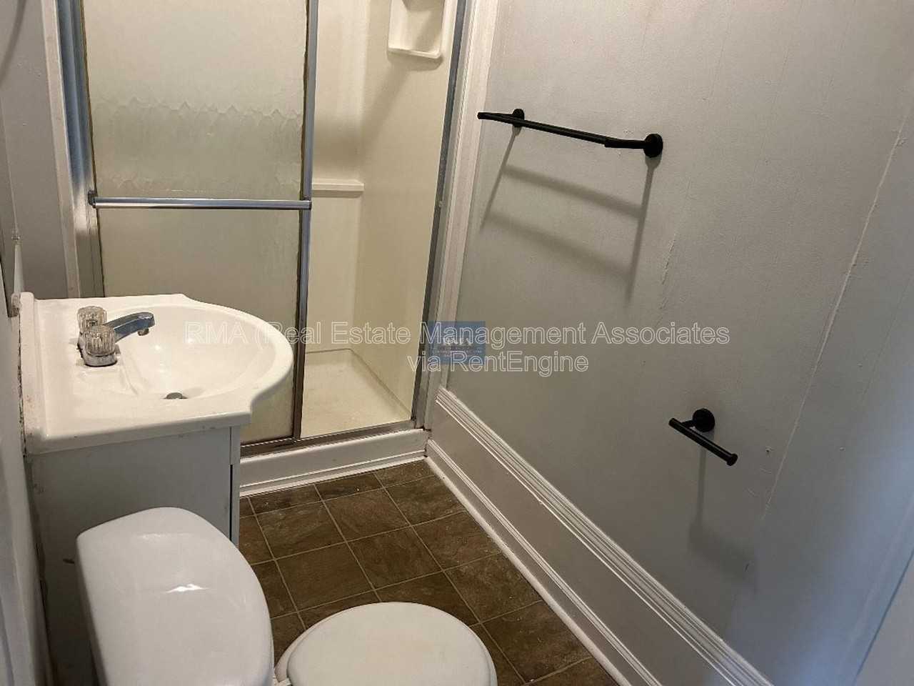 738 W Poplar St #1 - Photo 6 of 6