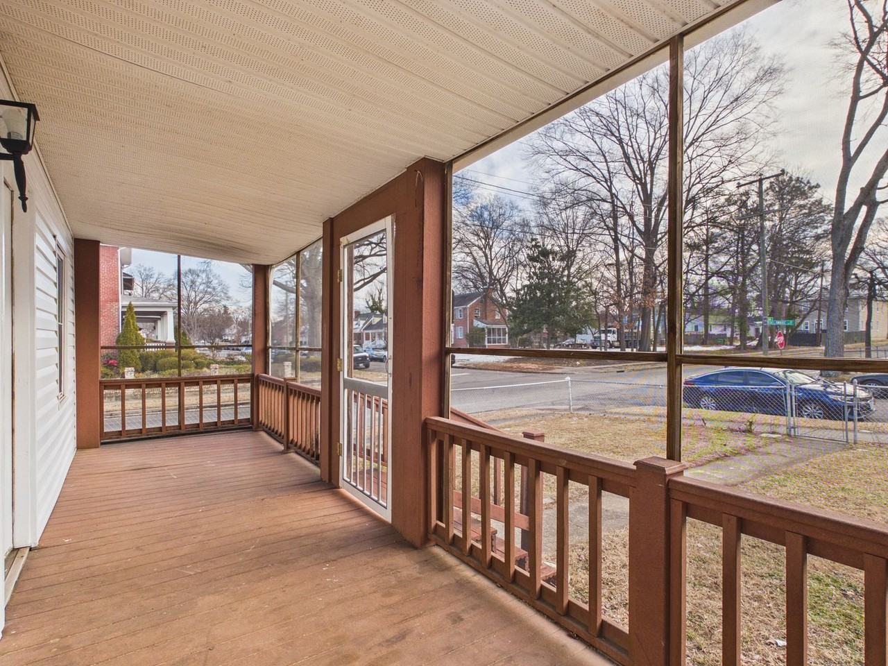 3426 Delaware Ave - Photo 3 of 21