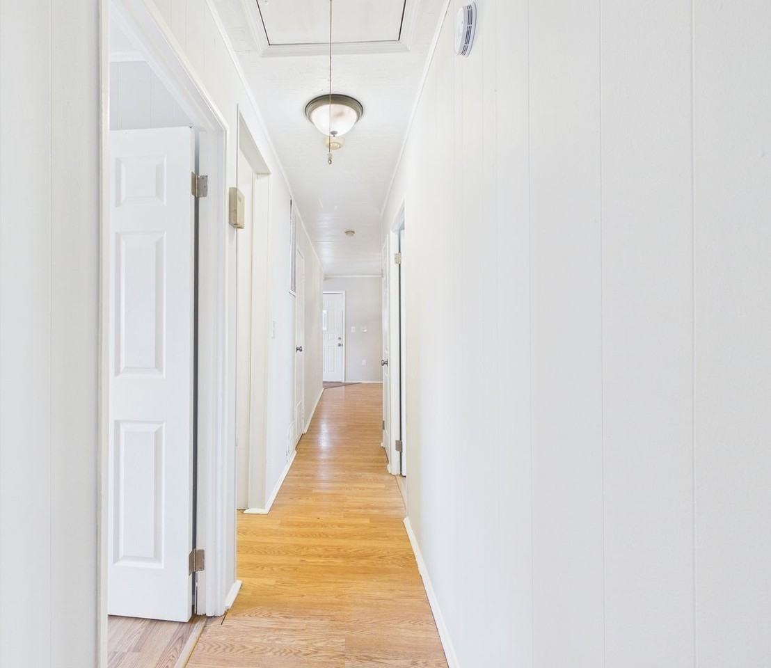 3426 Delaware Ave - Photo 6 of 21