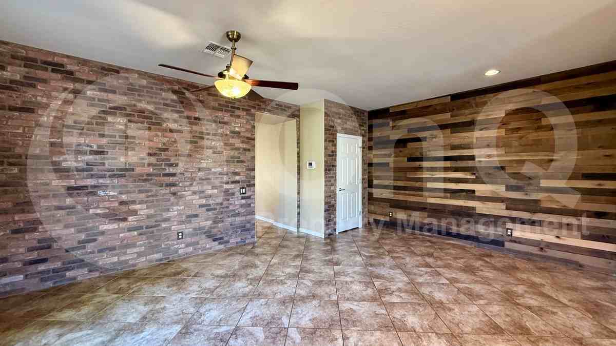 27109 N 52nd Ave - Photo 4 of 20