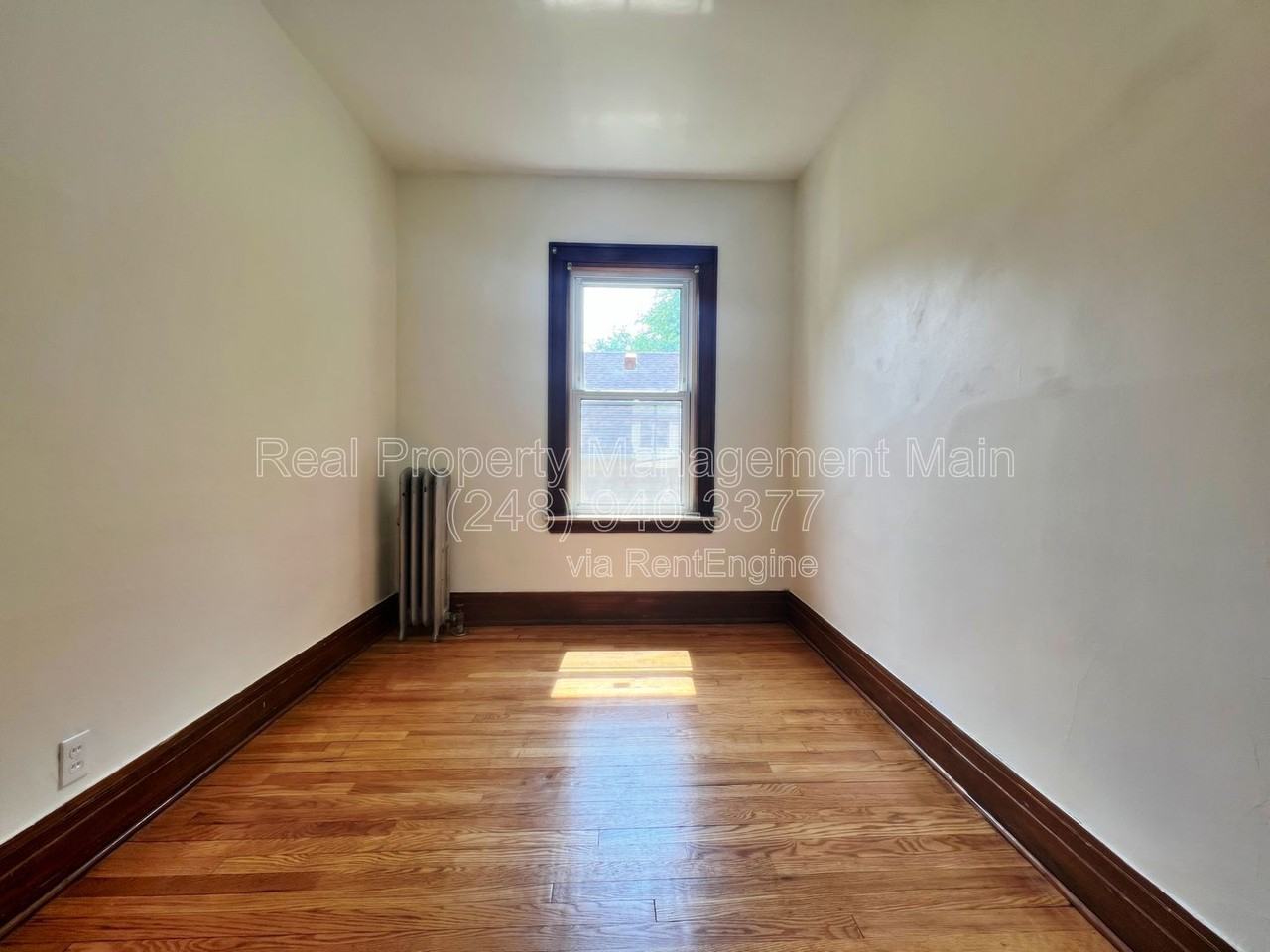 7107 Saint John St - Photo 7 of 11