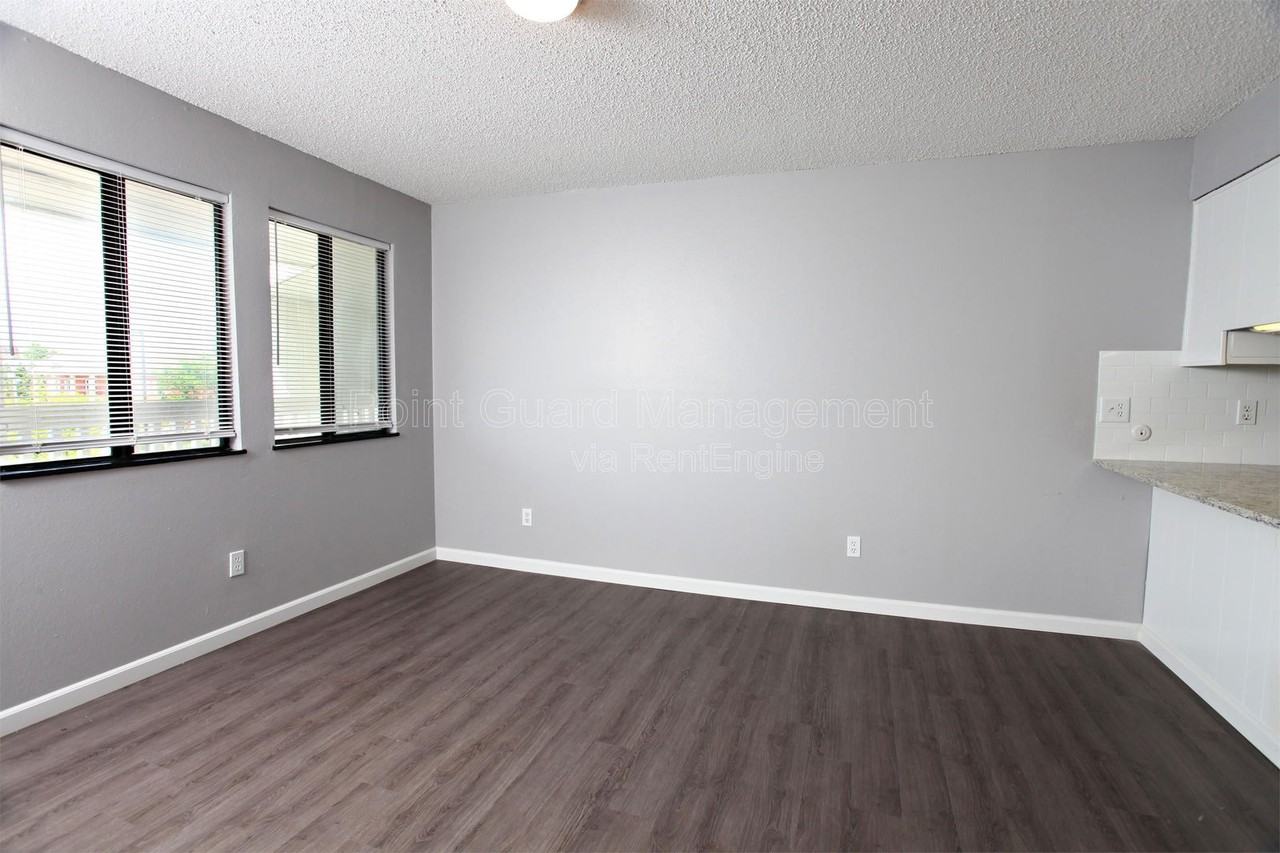 1717 N Vassar Ave #303 - Photo 5 of 18