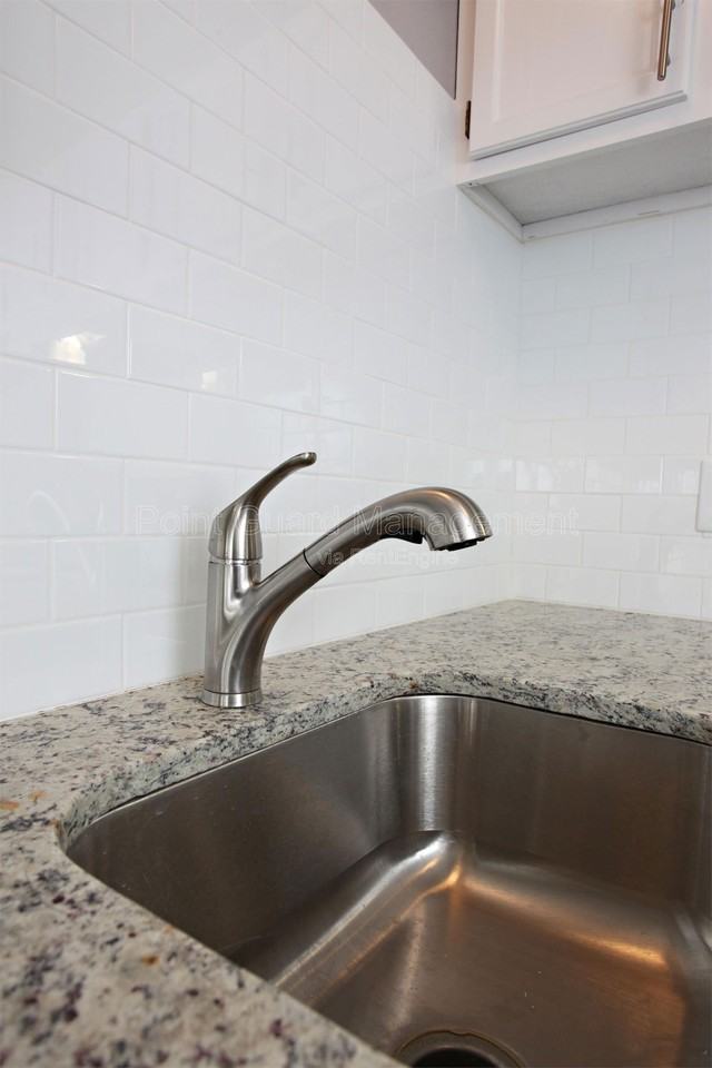 1717 N Vassar Ave #303 - Photo 7 of 18