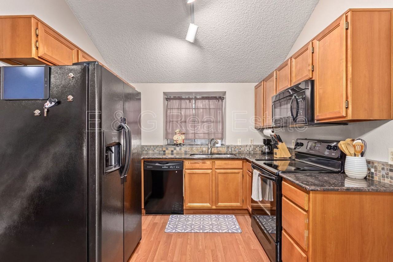 921 W University Dr #1087 - Photo 3 of 16