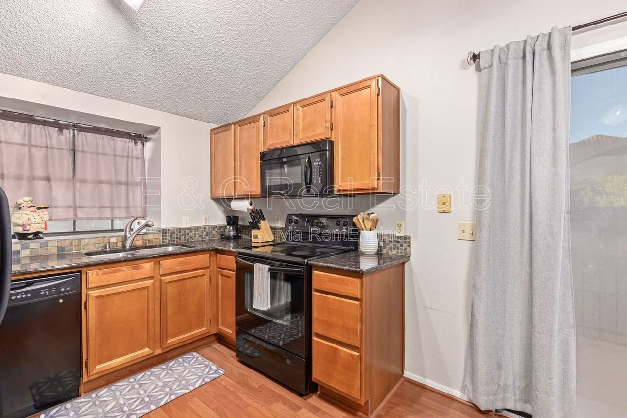 921 W University Dr #1087 - Photo 4 of 16