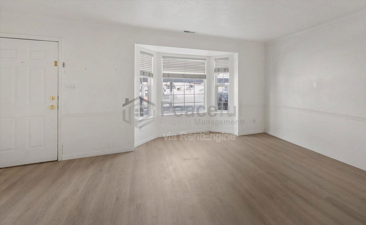 988 S 810 E #1 - Photo 4 of 17