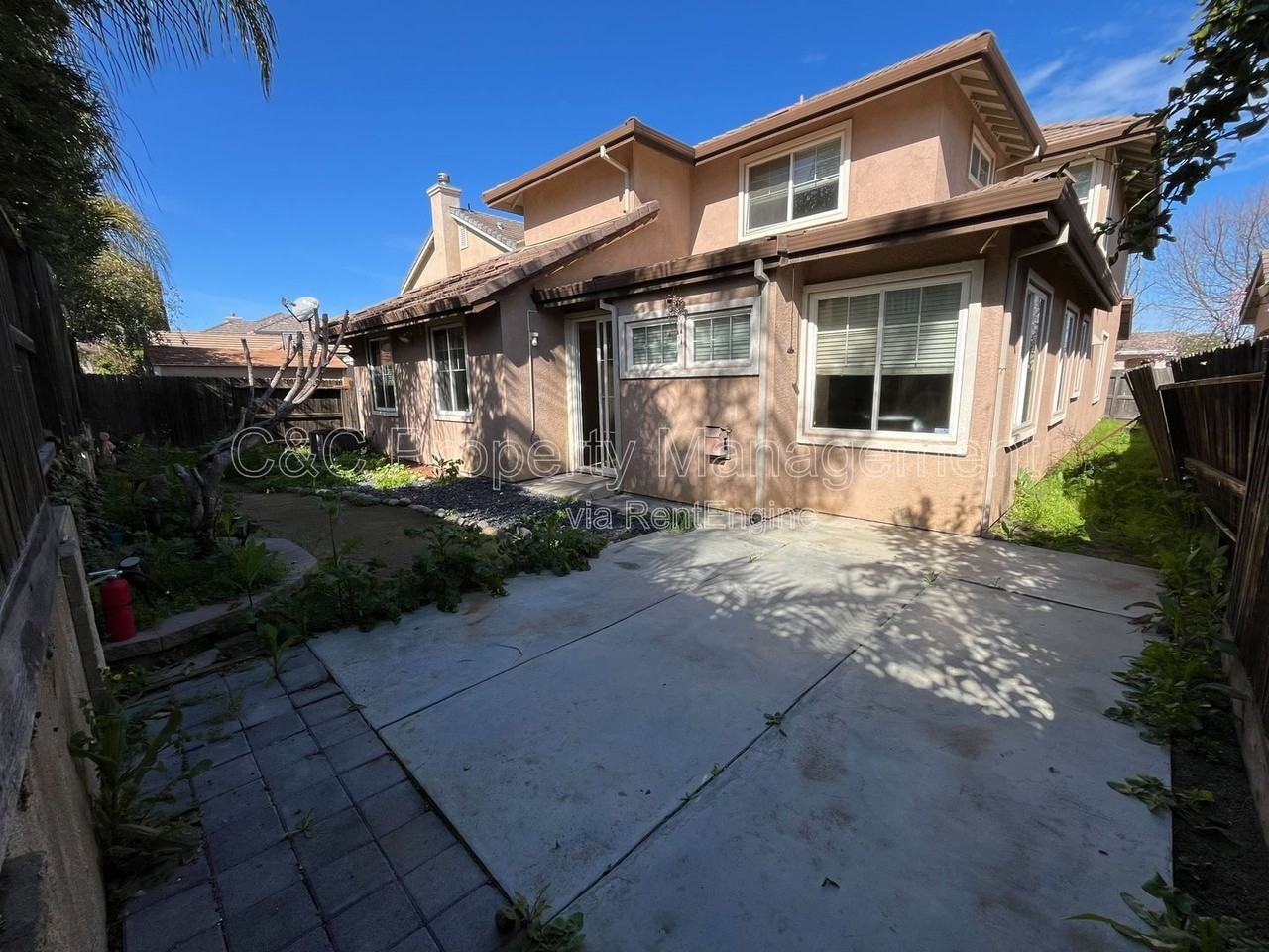 1522 Peony Dr - Photo 2 of 18