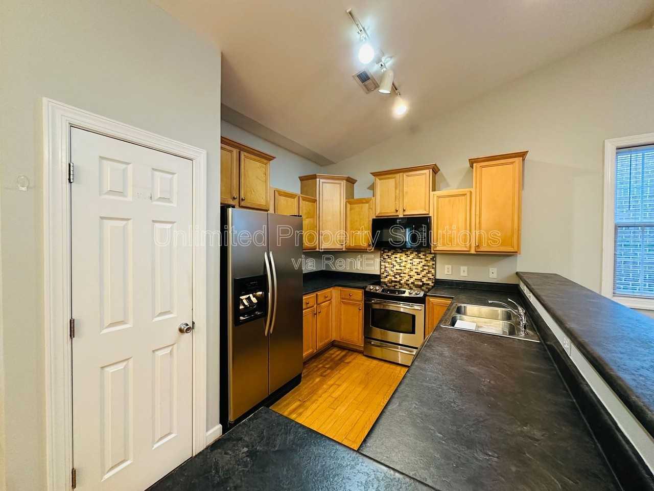 5244 Christian Dr - Photo 3 of 19