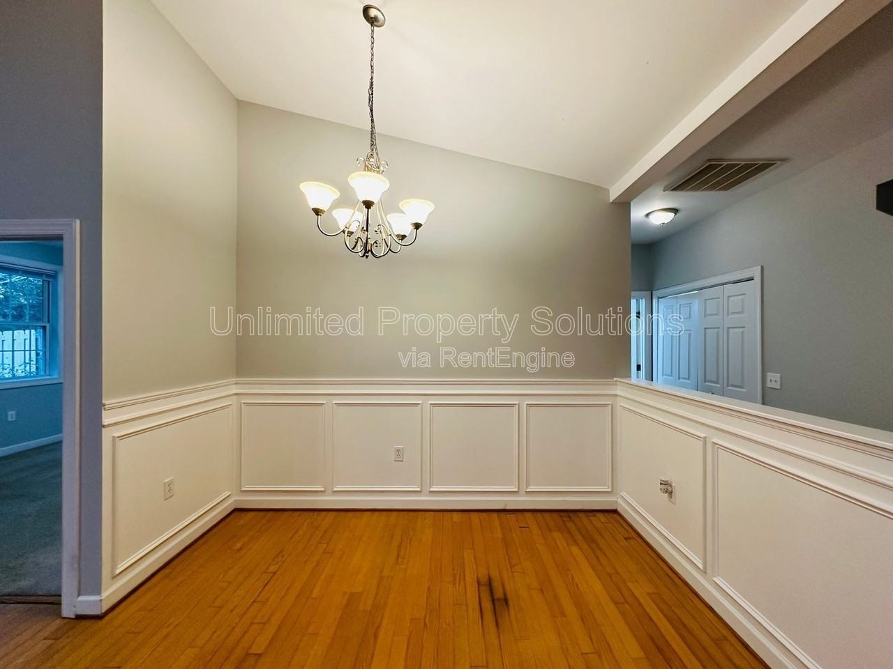 5244 Christian Dr - Photo 4 of 19