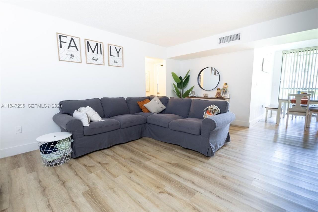 8500 Southwest 133rd Avenue Road #111 - Photo 5 of 12