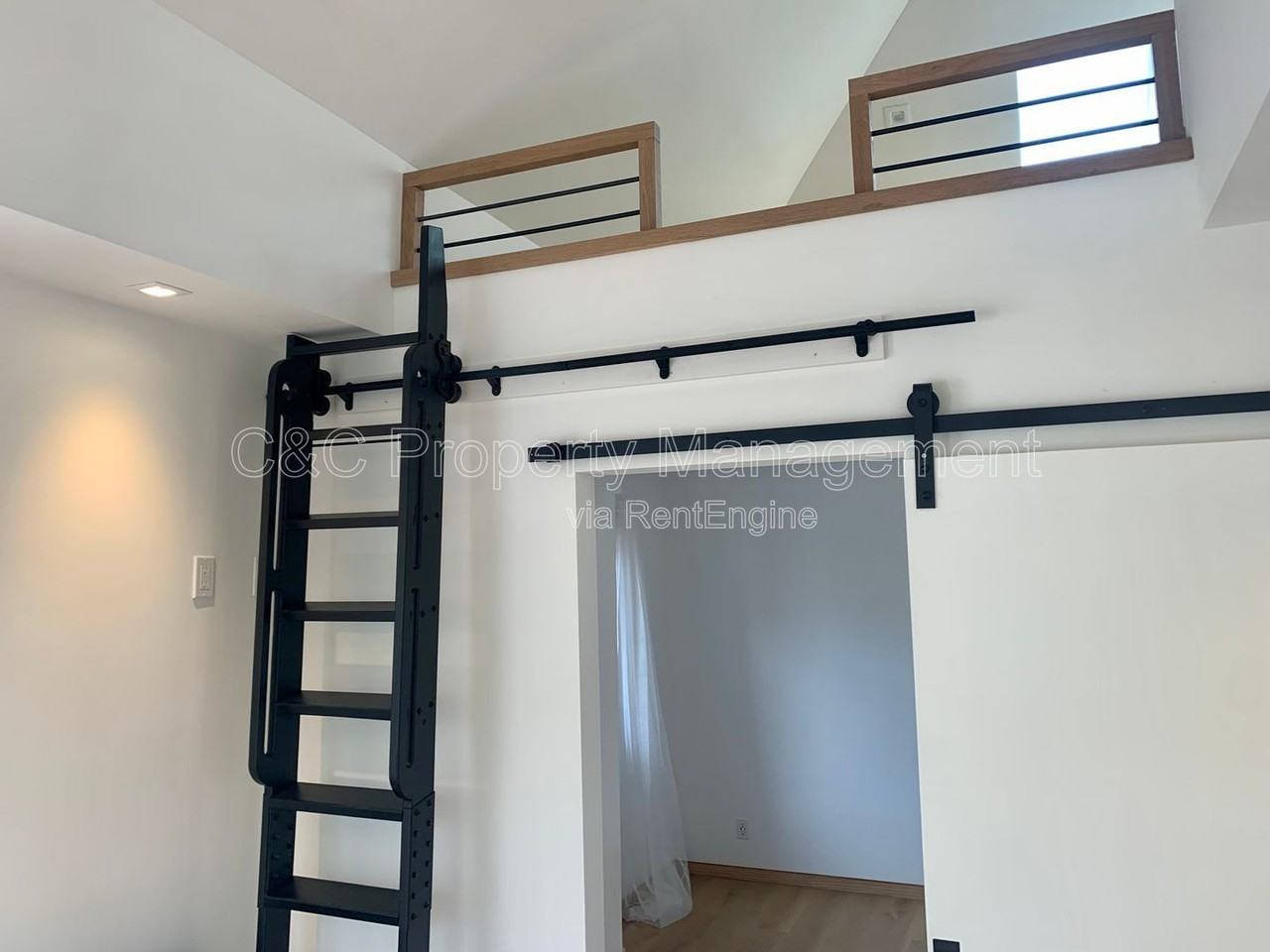 318 18th St #B - Photo 6 of 13