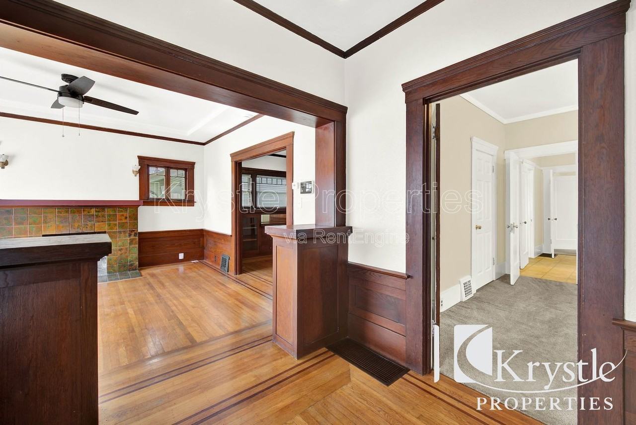 1026 Carolina St - Photo 7 of 29