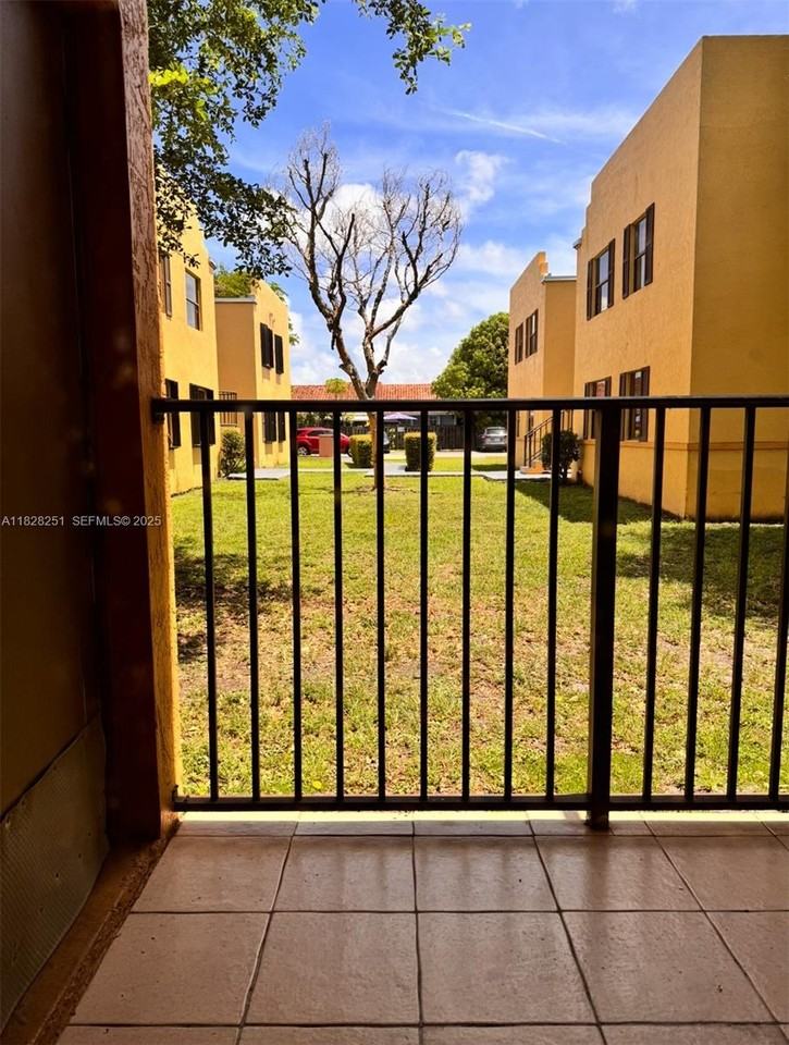 550 Northwest 114th Avenue #104 - Photo 4 of 33