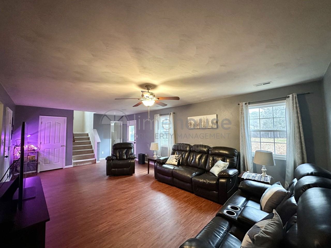 4824 Kennebeck Ave - Photo 4 of 27