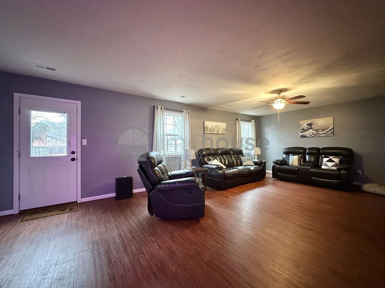 4824 Kennebeck Ave - Photo 5 of 27