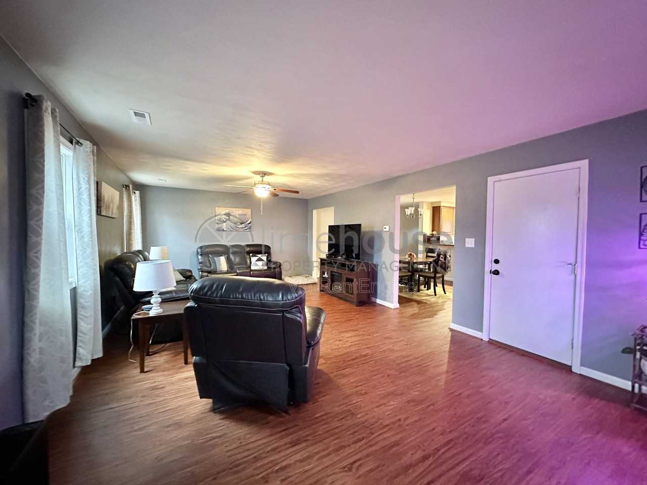 4824 Kennebeck Ave - Photo 6 of 27