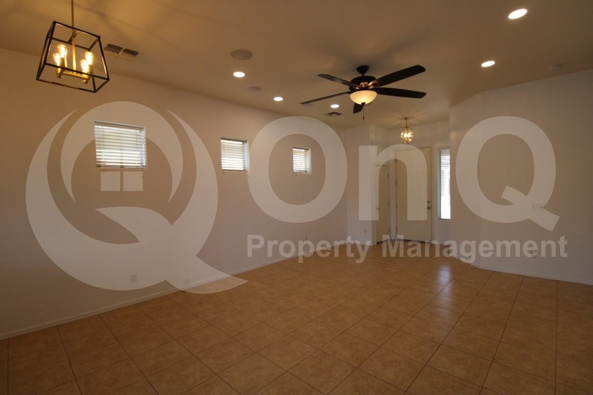 906 E Sheffield Ave - Photo 4 of 14