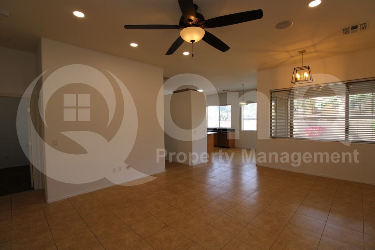 906 E Sheffield Ave - Photo 5 of 14